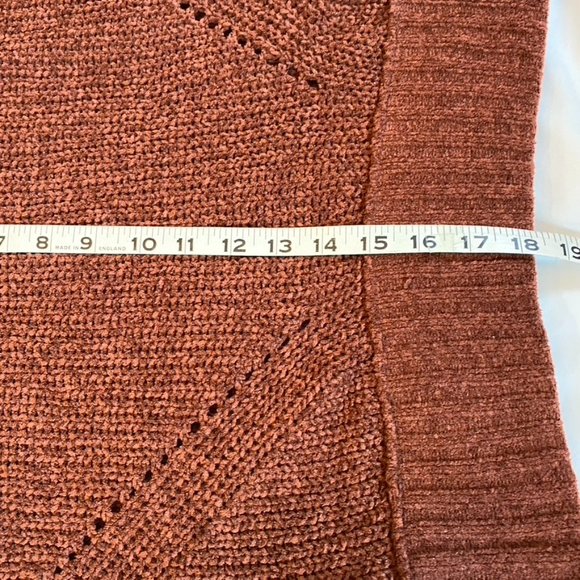 Yummy Chocolate Brown Pink Rose high neck cropped sweater Size Small - Picture 9 of 10